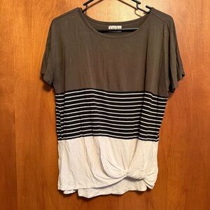 Maurices 24/7 Short Sleeve Shirt Medium Green Striped